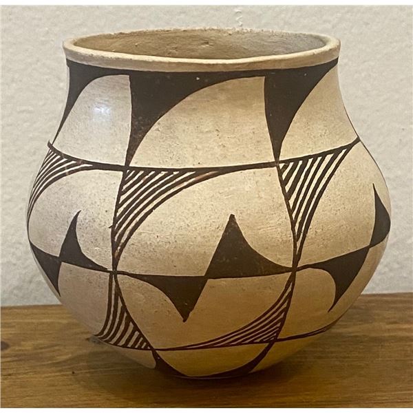 Acoma Jar signed R. Chavez