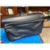 Image 1 : Suit case