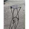 Image 1 : Plant stand