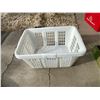 Image 1 : 2 laundry baskets