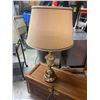 Image 1 : Lamp