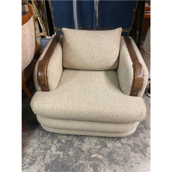 Arm chair