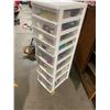 Image 2 : Storage bin and contents