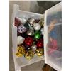 Image 5 : Storage bin and contents