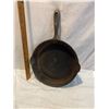 Image 1 : Cast iron frying pan