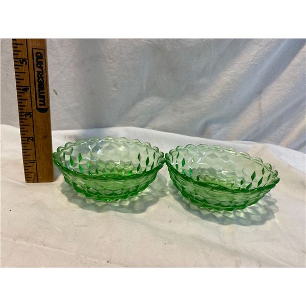 2 green bowls