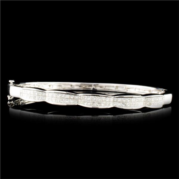 18K Gold 2.85ctw Diamond Bangle