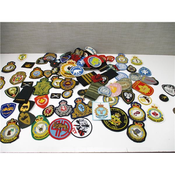 ASSORTED MILITARY BADGES