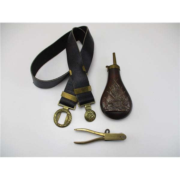 ASSORTED MILITARIA LOT