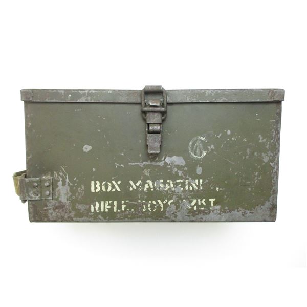 WWII CANADIAN BOYES AT MAG BOX