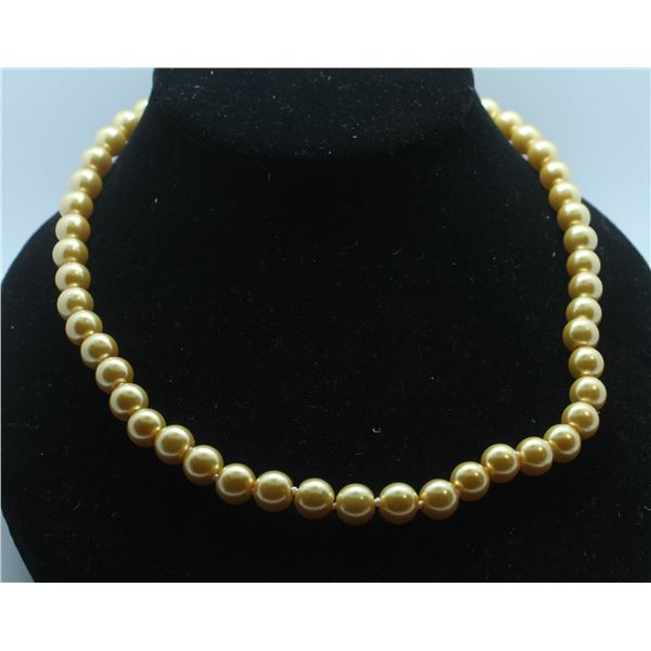 #289-SEA SHELL PEARL NECKLACE 16 /8mm