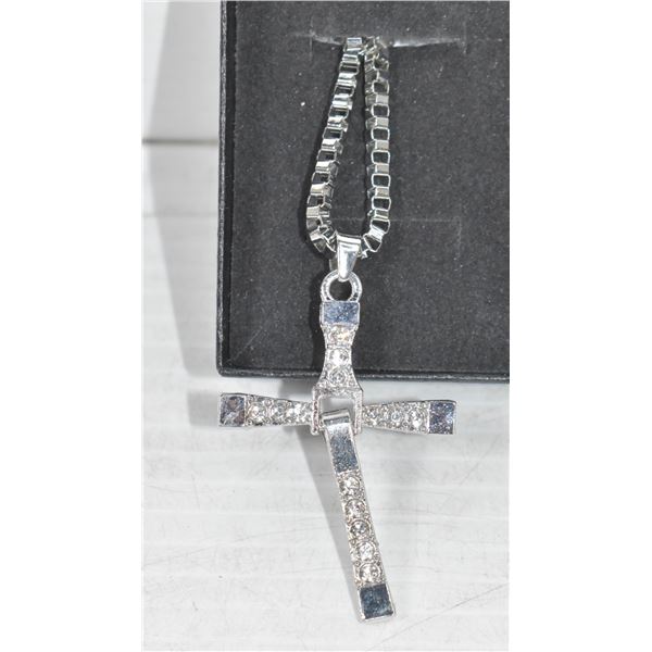 SILVER ALLOY CROSS AND CHAIN