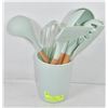 Image 1 : NEW SET OF WOOD/SILICONE KITCHEN TOOLS IN MINT