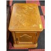 Image 2 : HONEY GOLD SOLID WOOD STORAGE END TABLE