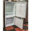 Image 2 : MOFFAT 29.5" 18.6CU FT S/S BOTTOM FREEZER FRIDGE