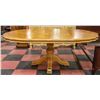 Image 1 : SOLID OAK DINING TABLE W/2 LEAVES APPROX 48" DIAME