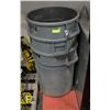 Image 1 : LOT WITH 3 GARBAGE CANS