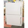 Image 2 : SET OF WHITE KITCHEN CABINETS