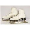 Image 1 : LADIES CCM FIGURE SKATES SIZE 7