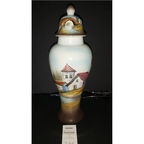 Porcelain Vase with lid Cat A