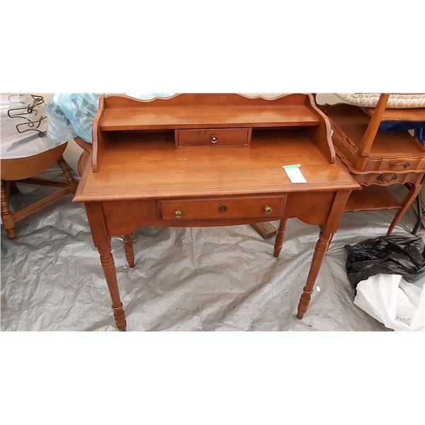 Vilas Maple Desk Cat C