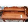 Image 2 : Vilas Maple Desk Cat C