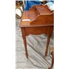 Image 6 : Vilas Maple Desk Cat C