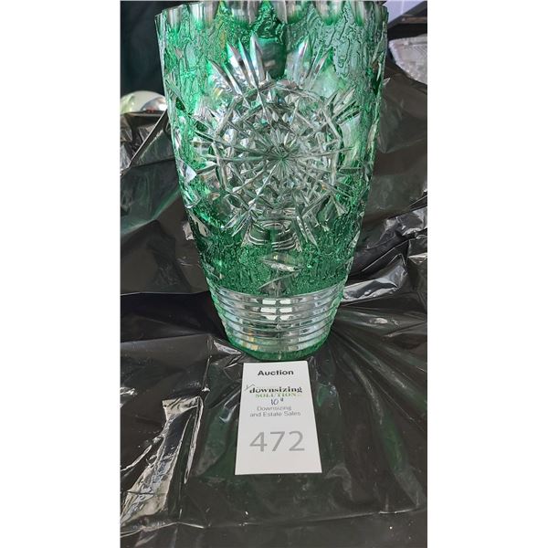 Green Glass Crystal Vase Cat B