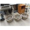 Image 1 : (SS) 3 Barkman Planters & Bird Bath