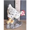 Image 4 : Hen and Her Chicks Statuette