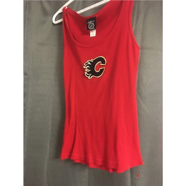 Ladies Small Calgary Flames Undershirt