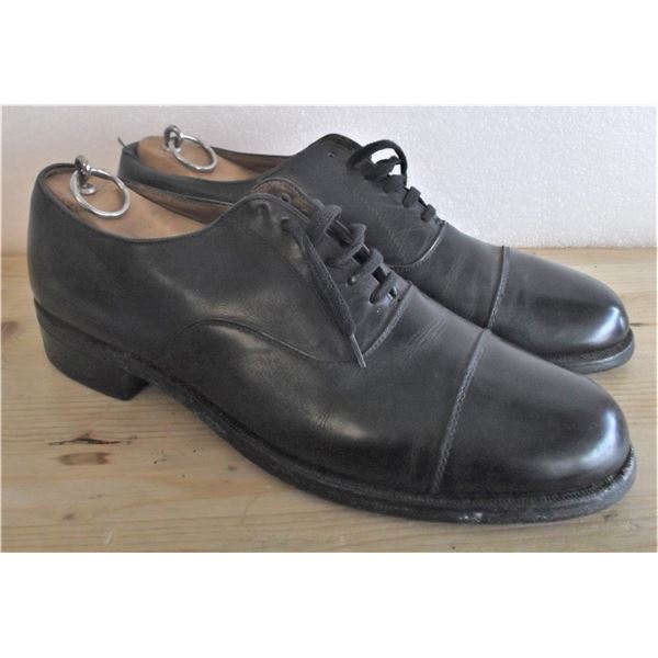 Men's Black Dress Shoes with Shoe Forms Inside