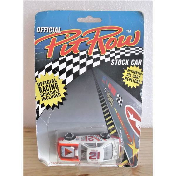 Official Pit Row Diecast Stock Race Car #21 Dale Jarrett - Original Package