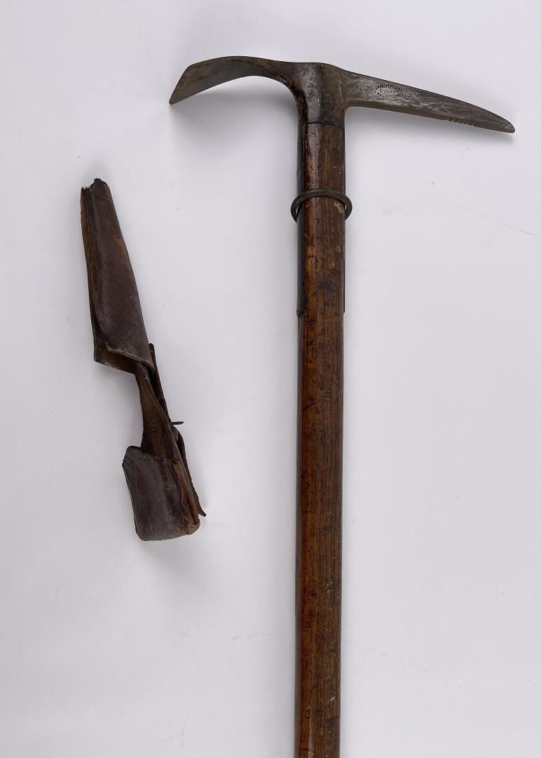 Antique Ice Climbing Mountain Axe Akadem Pickel