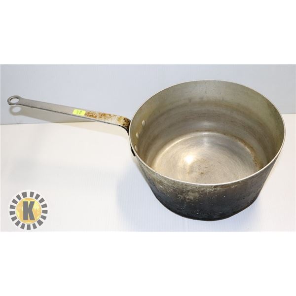 LARGE COOKING POT WITH HANDLE