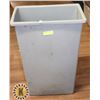 Image 1 : COMMERCIAL GARBAGE CAN