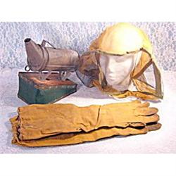 Vintage Dadamt & Sons, Inc Beekeepers Set #2270967