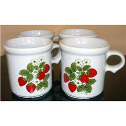 McCoy Strawberry Country Mugs (4) #2271310