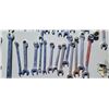 Image 4 : LARGE LOT OF ASSORTED WRENCHES STANDARD AND METRIC