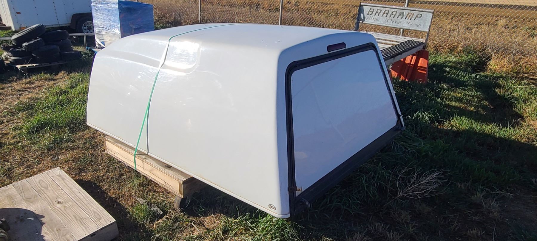 Range Rider Canopy RANGE RIDER TRUCK CANOPY ORIGINALLY OFF F350 7' X 6'