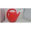 Image 1 : 7.6 Liter Red Watering Can
