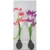 Image 2 : Solar Light, Artifical Flowers Lot Of 2
