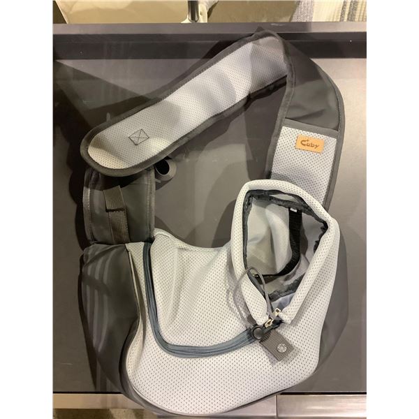 Cuby - Pet Sling with Pet Safety Clip