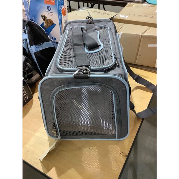 Soft Sided Medium Pet Carrier with 2 side pop outs for extra space