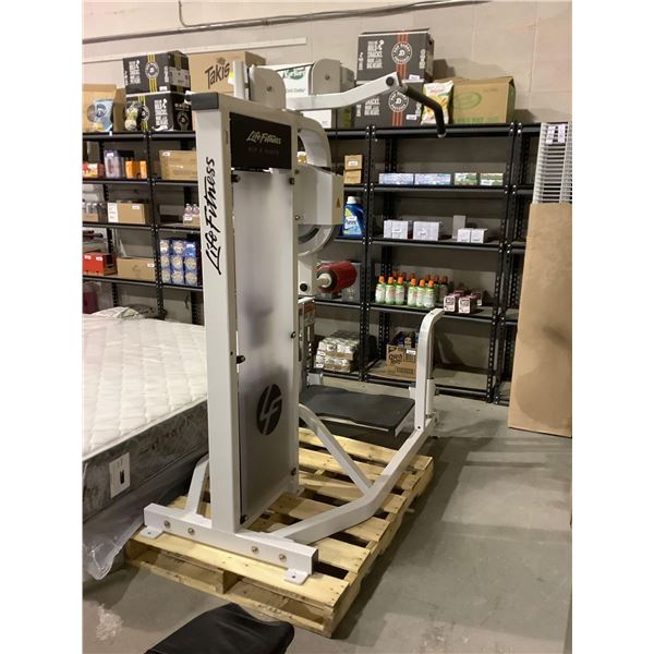 Life Fitness Hip & Glute Weight circuit station