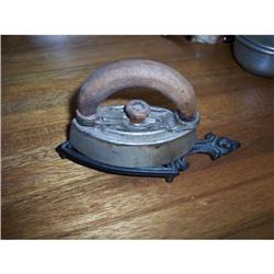 Childs Size Sad Iron w/Grizwold Trivet #2256062
