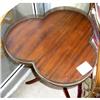 Image 1 : Clover Leaf Table #2258405