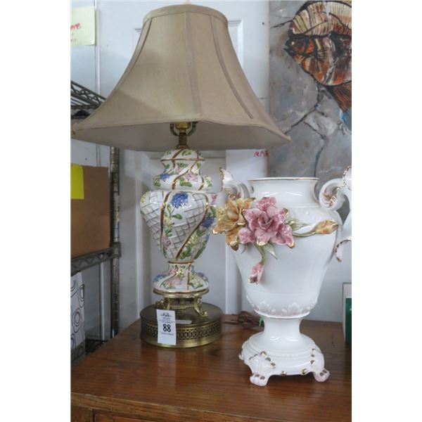 2-Ceramic Floral Vase/Ceramic Floral Lamp - 2 X $