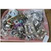 Image 3 : 6-Tray of Asst. Costume Necklaces/Bracelets/Rings 6 X $