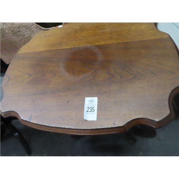 Tiger Oak Scalloped Edge Side Table